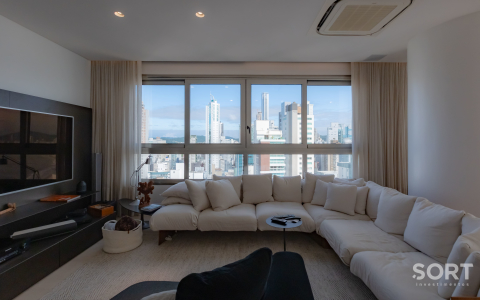Sala de estar Apartamento no Apogee Cechinel Frente-Mar na Barra Sul