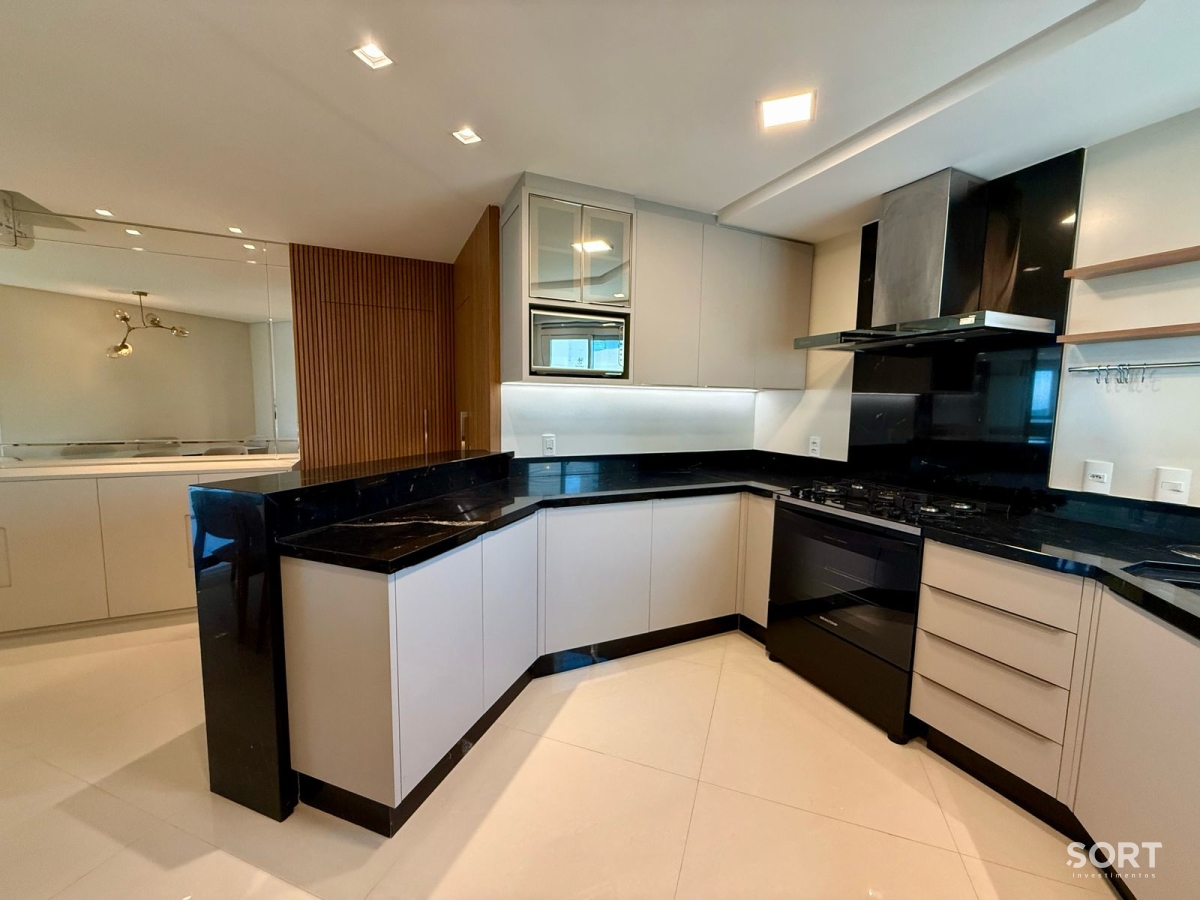 Apartamento no Edifício Infinity Coast mobiliado