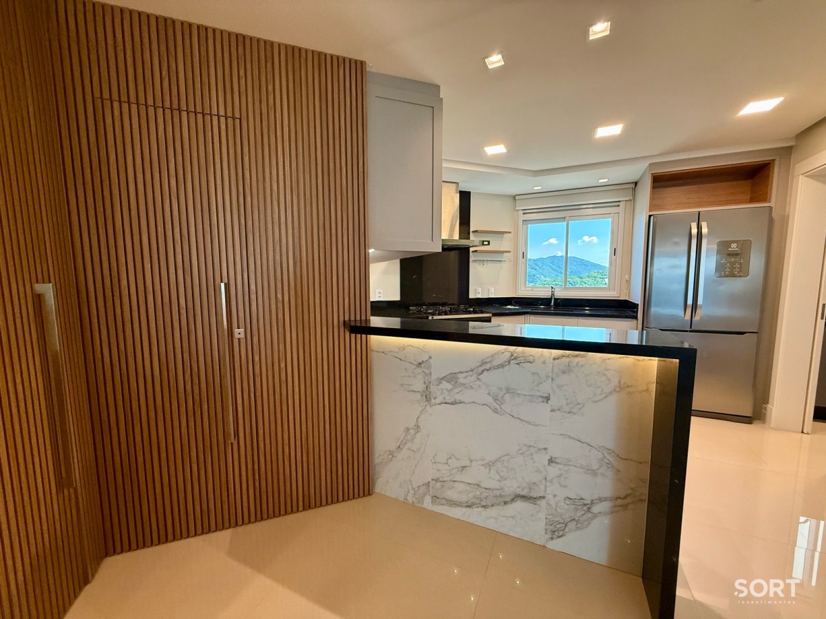 Apartamento no Edifício Infinity Coast mobiliado