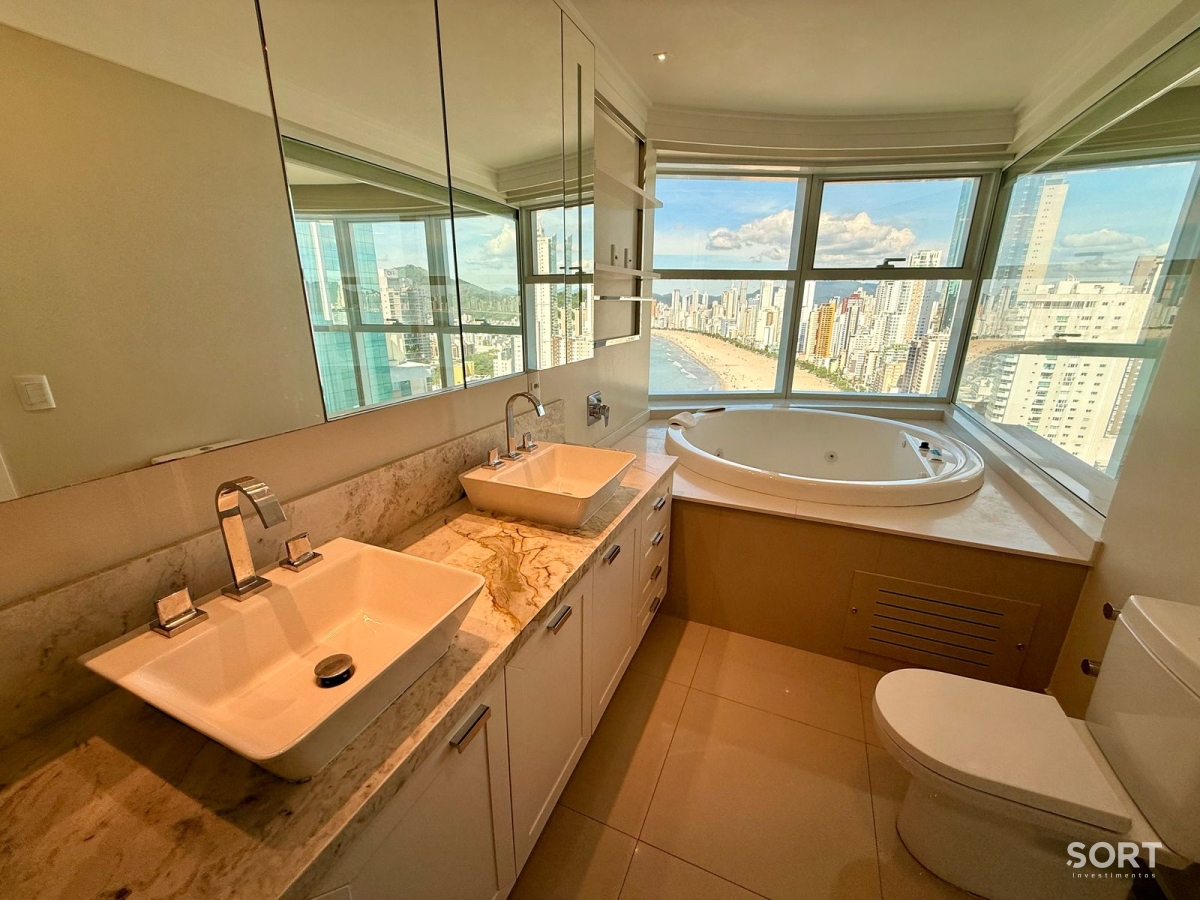 Apartamento no Edifício Infinity Coast mobiliado