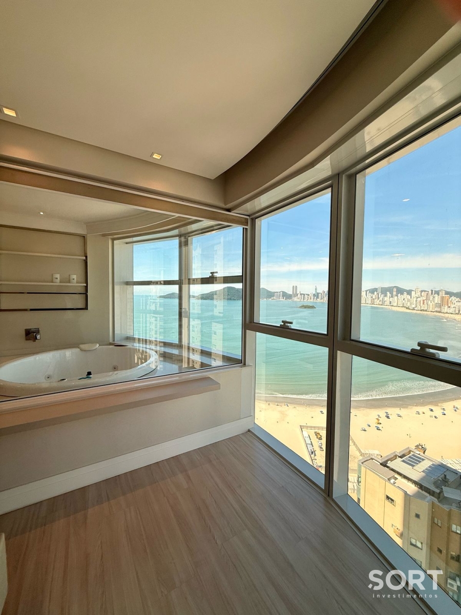 Apartamento no Edifício Infinity Coast mobiliado