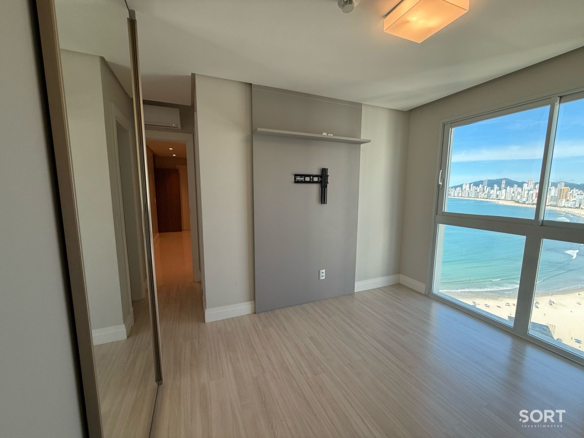 Apartamento no Edifício Infinity Coast mobiliado