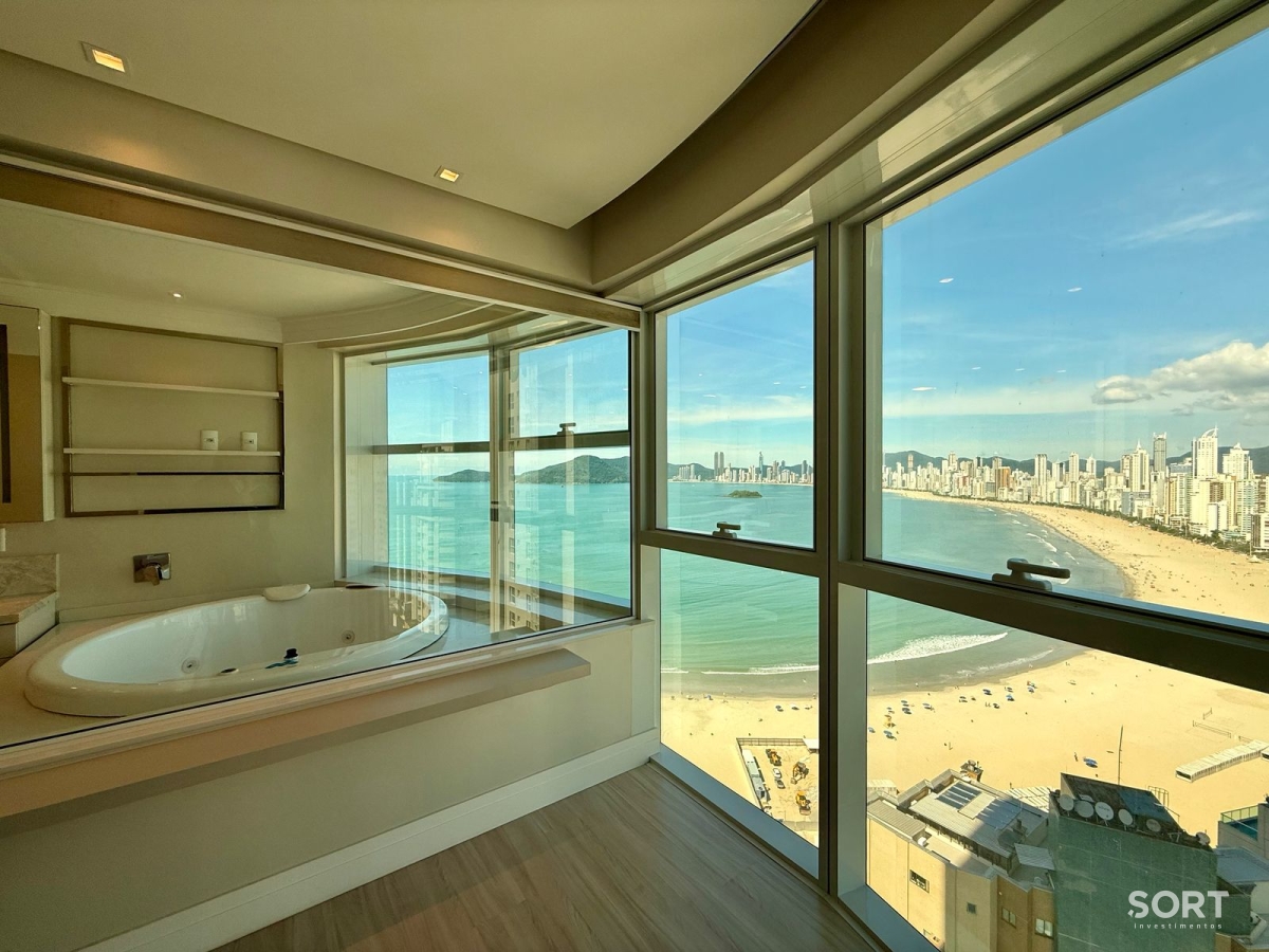 Apartamento no Edifício Infinity Coast mobiliado