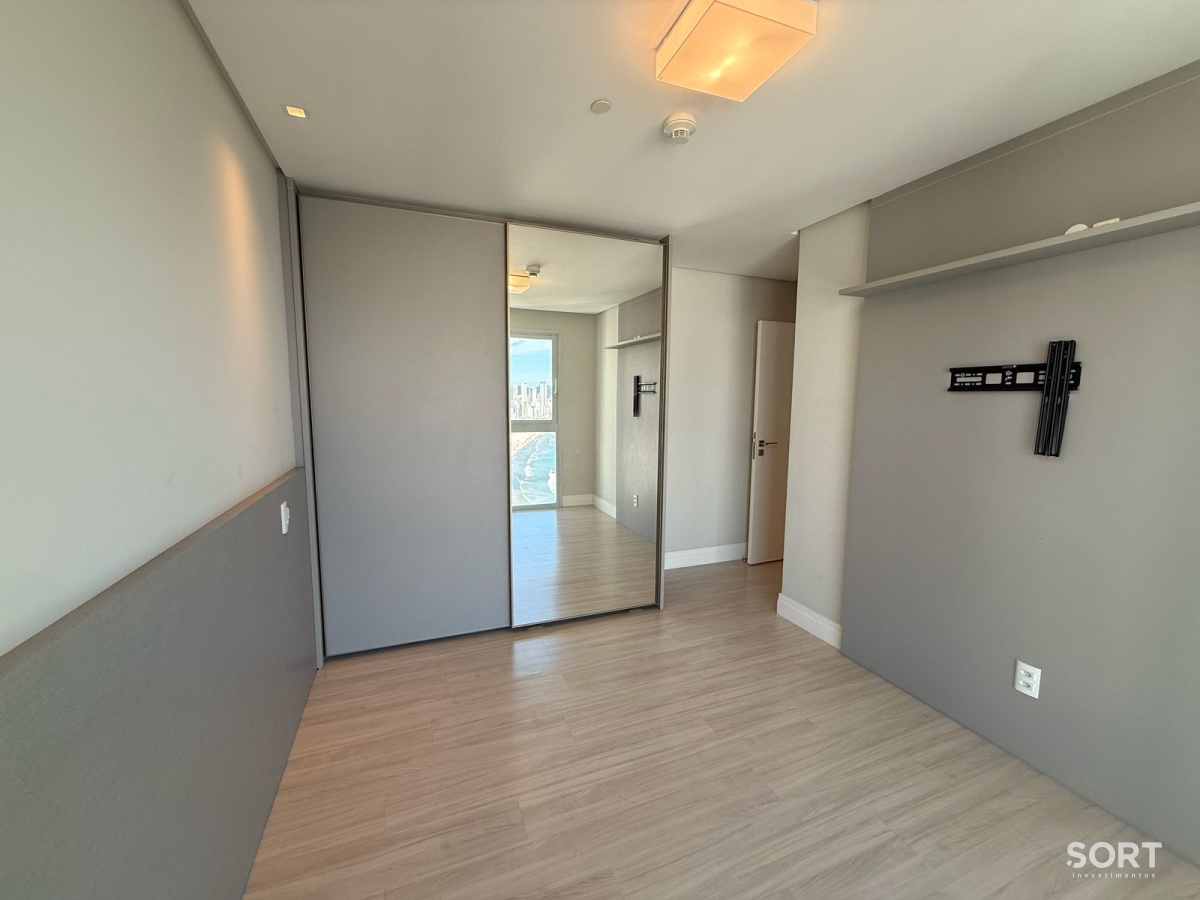 Apartamento no Edifício Infinity Coast mobiliado