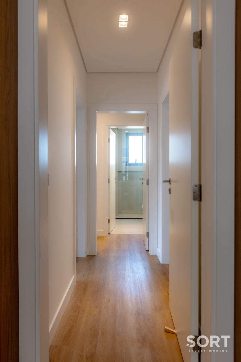 Corredor para dormitório Apartamento na Praia Brava, Itajaí Mobiliado, decorado, com vista para o mar e piscina privativa