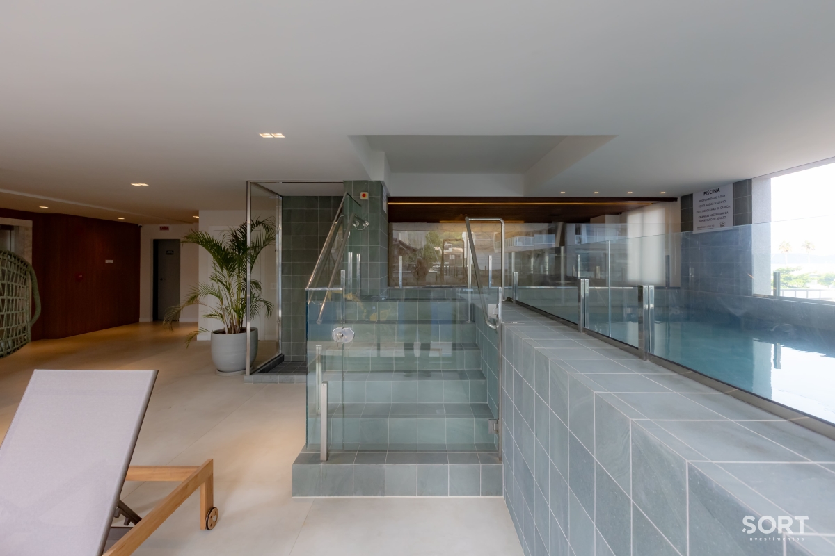 Área da piscina externa Apartamento na Praia Brava, Itajaí Mobiliado, decorado, com vista para o mar e piscina privativa