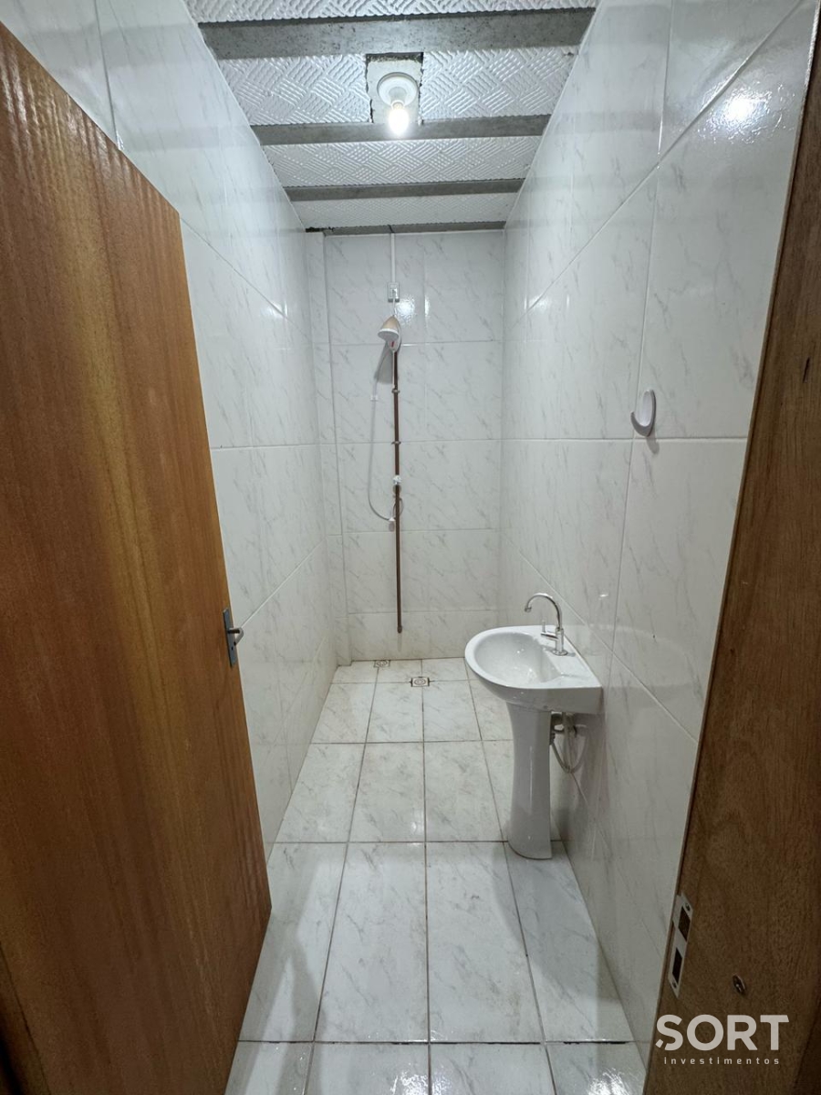 Galpão para locação com 750m² em Itaipava