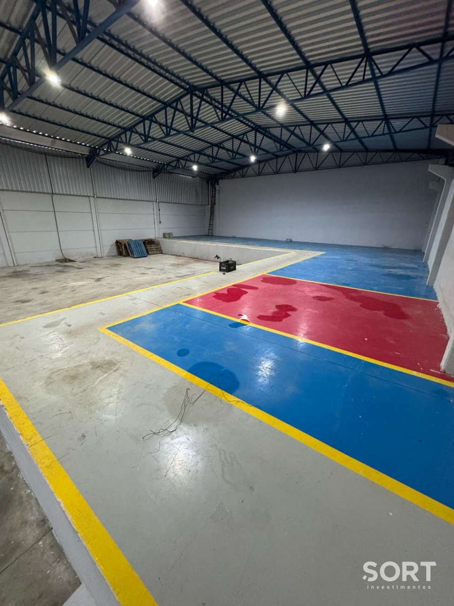 Galpão para locação com 750m² em Itaipava