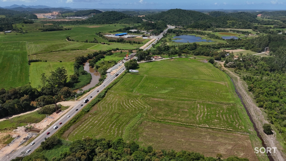 Terreno á venda com 570.000,00 m² em frente a rodovia BR280 em Araquari