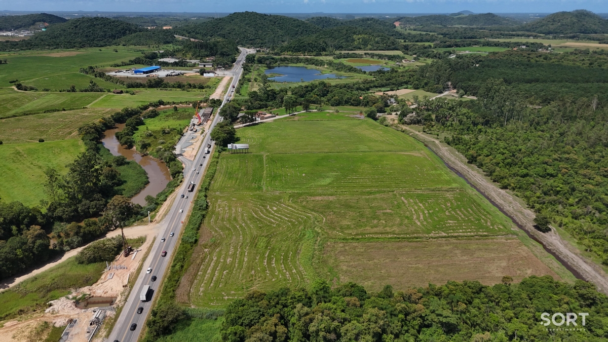 Terreno á venda com 570.000,00 m² em frente a rodovia BR280 em Araquari