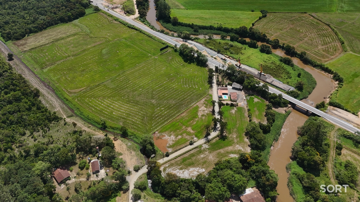 Terreno á venda com 570.000,00 m² em frente a rodovia BR280 em Araquari