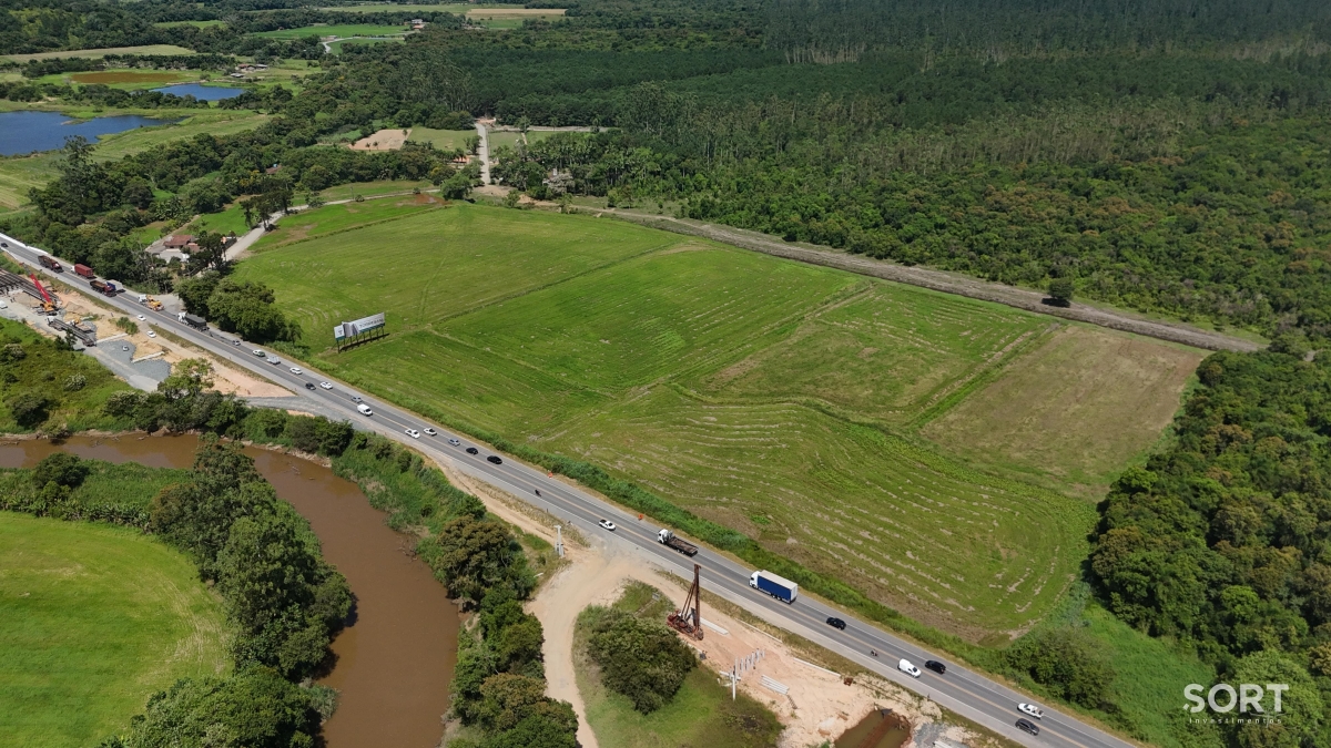 Terreno á venda com 110.000,00 m² em frente a rodovia BR280 em Araquari