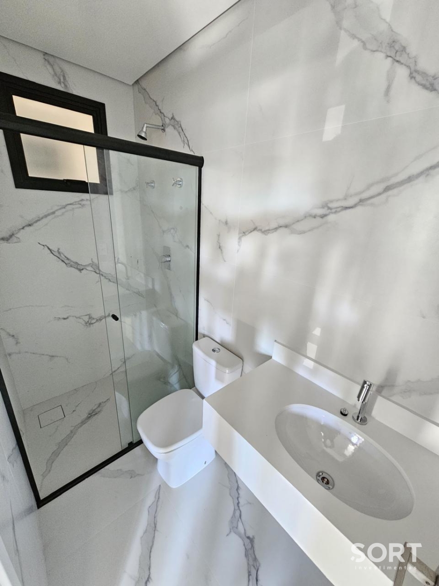 Suíte Apartamento à Venda no Edifício Portal da Brava na Torre Amores
