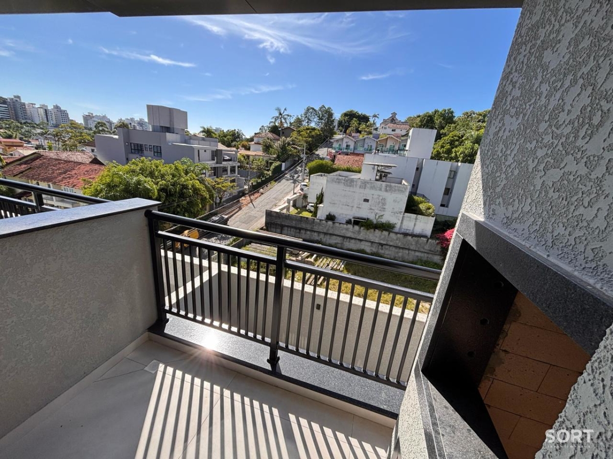 Sacada com churrasqueira Apartamento à Venda no Edifício Portal da Brava na Torre Amores