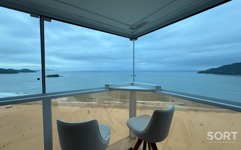 Apartamento no Edifício The Sun Tower frente mar