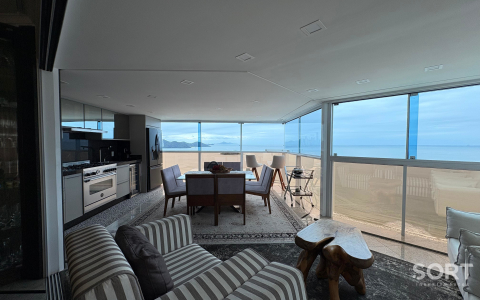 Apartamento no Edifício The Sun Tower frente mar