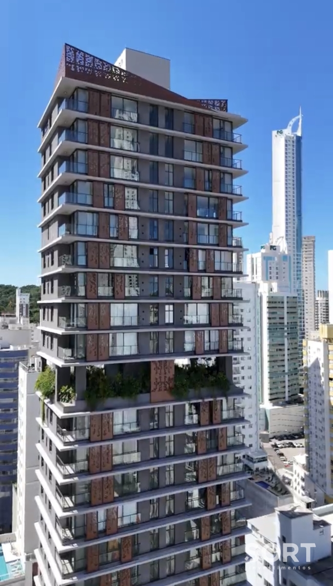 Apartamento na Barra Norte Edifício Empire