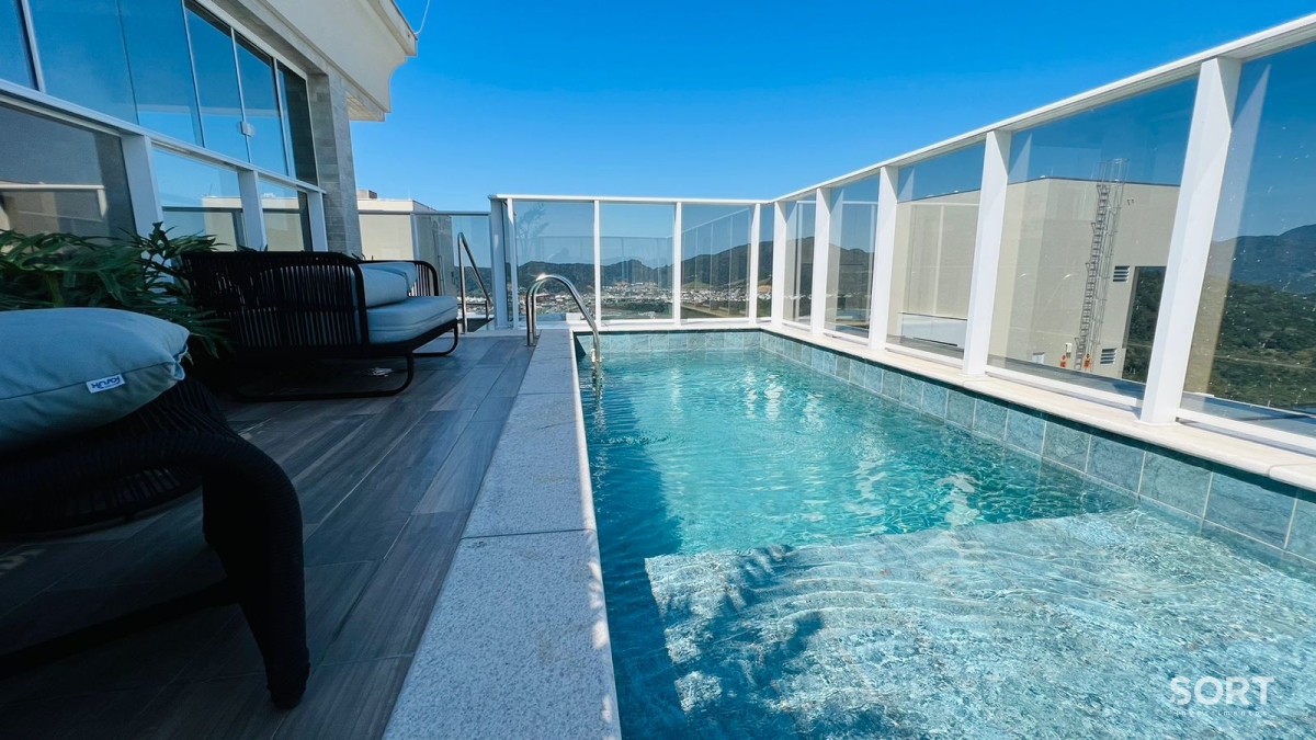 Apartamento Cobertura Duplex no Edifício Hamptons Village