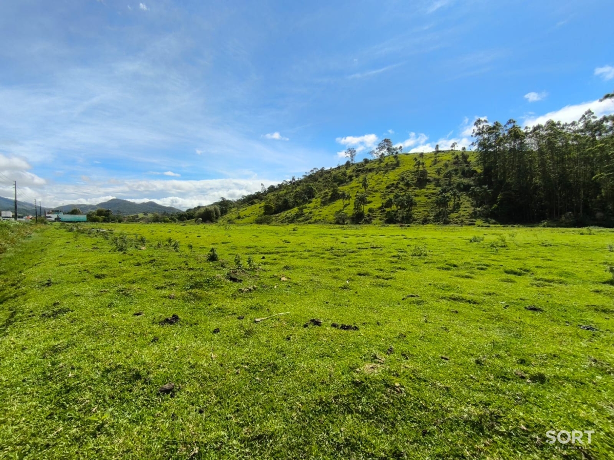 Terreno á venda com 14 hectares em Canto da Penha, Garopaba