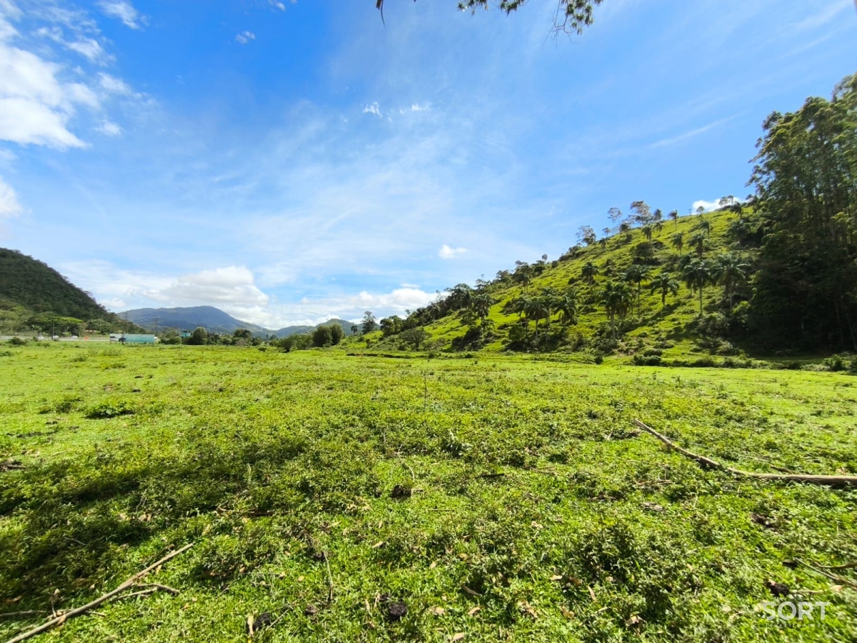 Terreno á venda com 14 hectares em Canto da Penha, Garopaba