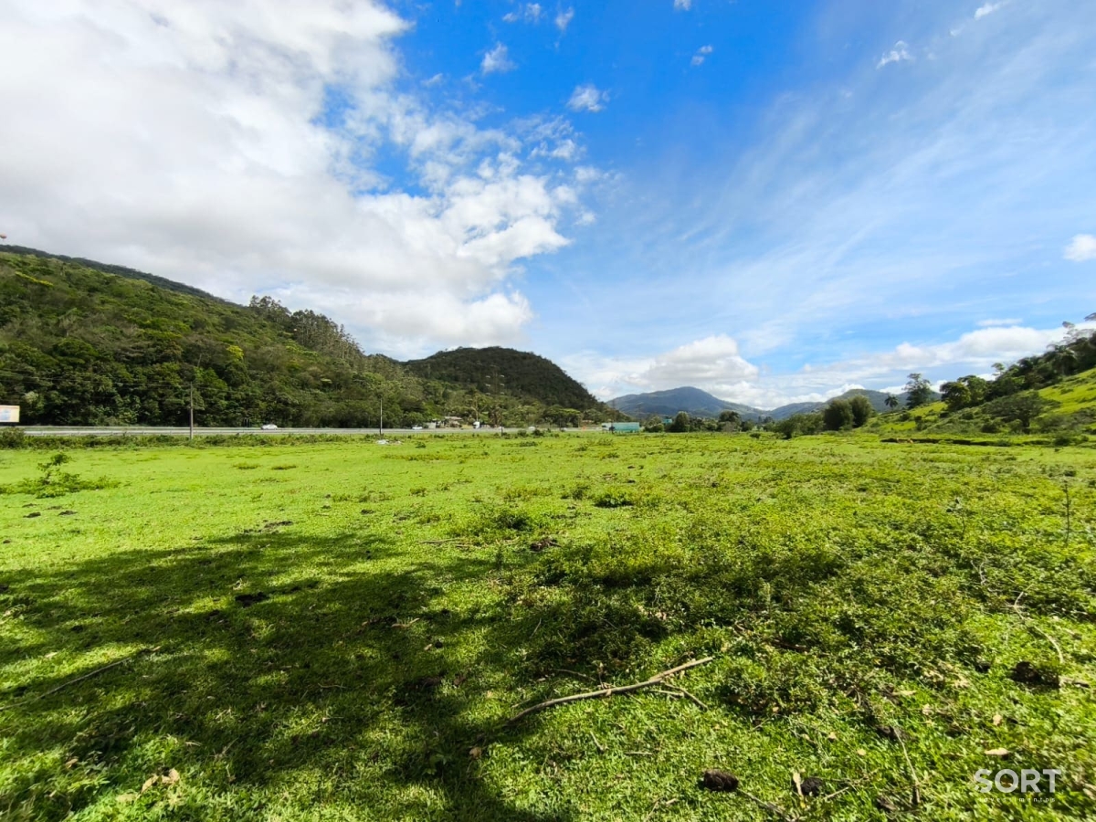 Terreno á venda com 14 hectares em Canto da Penha, Garopaba