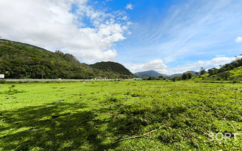 Terreno á venda com 14 hectares em Canto da Penha, Garopaba