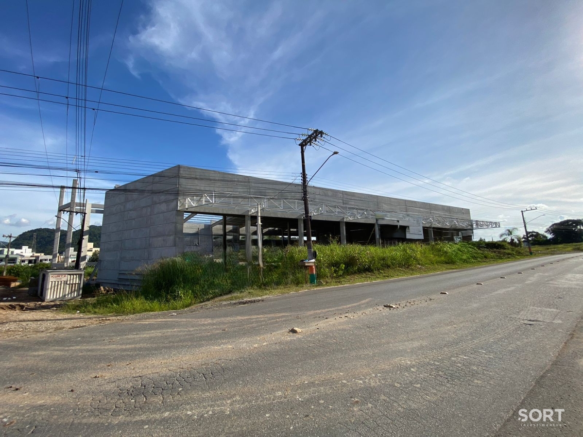 Galpão Logístico á venda de 5.200 m²