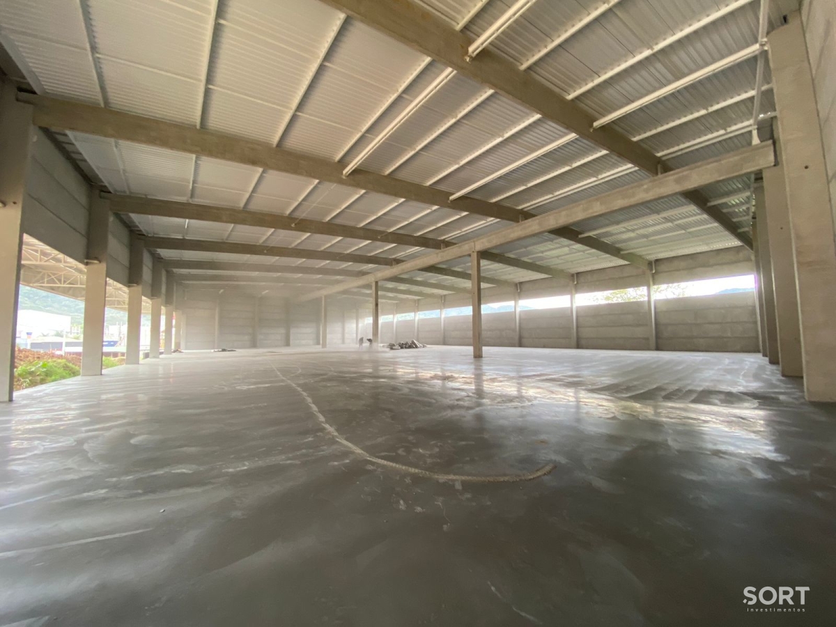 Galpão Logístico á venda de 5.200 m²