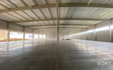 Galpão Logístico á venda de 5.200 m²