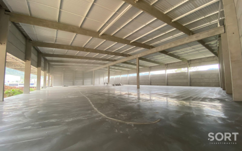 Galpão Logístico á venda de 5.200 m²