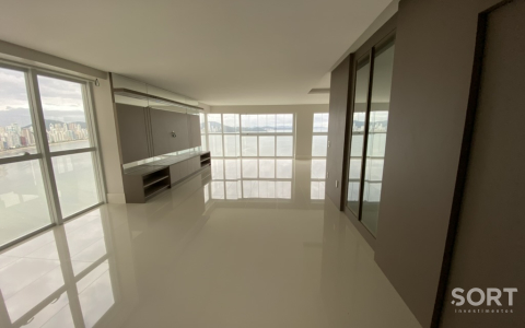 Apartamento Frente Mar no Edifício Ibiza Towers