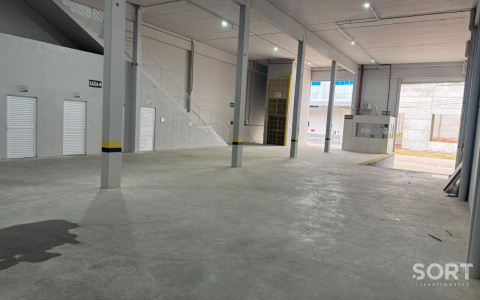 Galpão logístico para locação em Itajaí