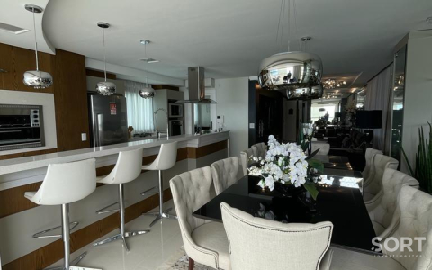 Apartamento frente mar no Edifício Gran Felicitá