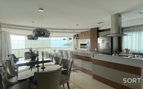 Apartamento frente mar no Edifício Gran Felicitá