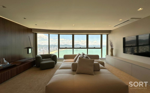 Apartamento quadra mar no Edifício Yachthouse By Pininfarina