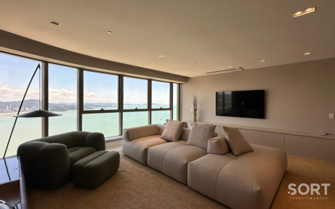 Apartamento quadra mar no Edifício Yachthouse By Pininfarina