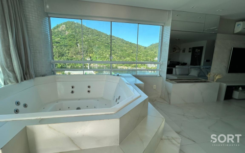 Apartamento no Edifício Barra Tawer Frente Mar