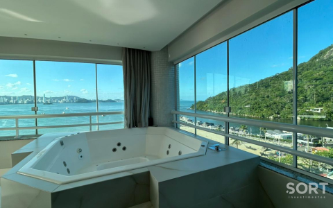 Apartamento no Edifício Barra Tawer Frente Mar