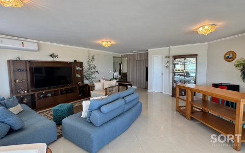 Apartamento Frente Mar no Edifício Maria Luiza