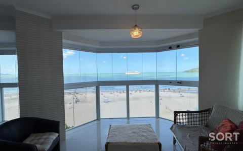 Apartamento Frente Mar no Edifício Maria Luiza
