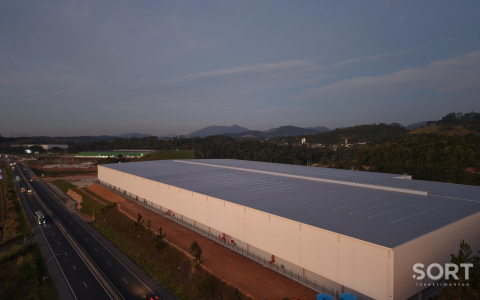 Galpão logístico para locação em Itajaí (SC)