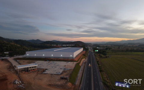 Galpão logístico para locação em Itajaí (SC)