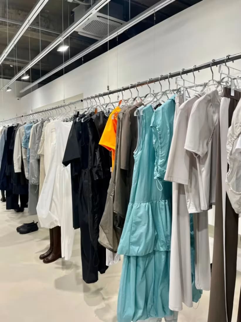 AMOMENTO FLAGSHIP STORE