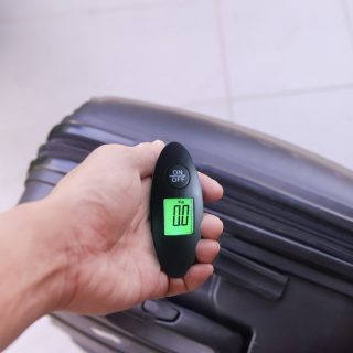 משקל מזוודות דיגיטלי עם תאורת רקע – שקל - תמונה 8