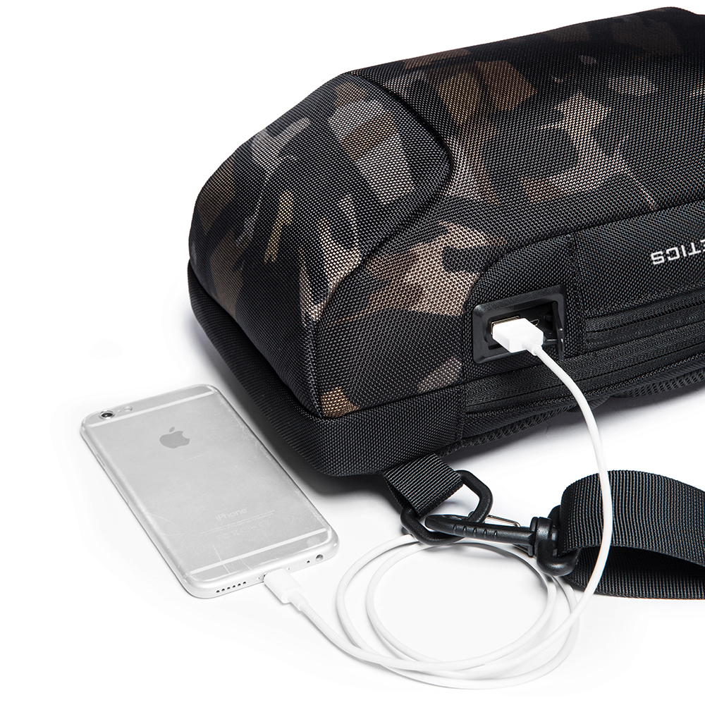 תיק צד נגד גניבות עמיד במים עם נעילה TSA וכבל USB מובנה לטעינה ניידים יוניסקס הדפס מנומר מבית המותג BANGE - תמונה 7