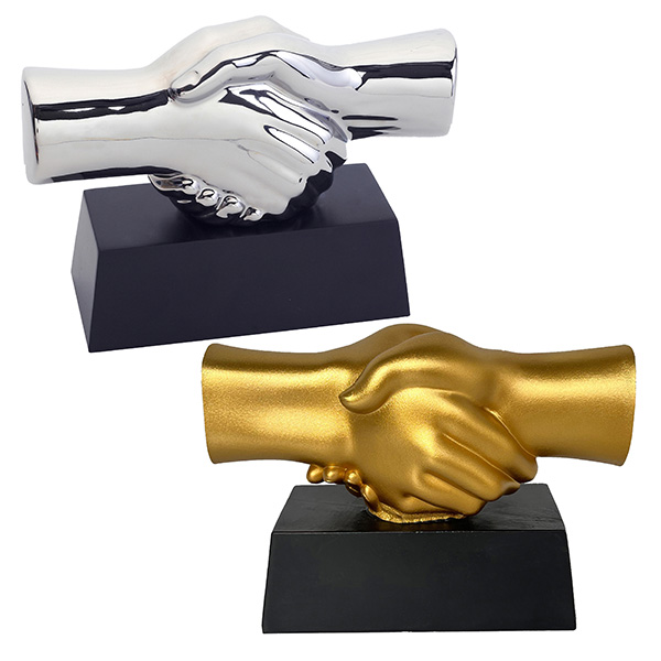 "יד לוחצת יד" מעמד שולחני