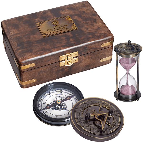 סט ימאים כולל מצפן, שעון חול, שעון שמש בקופסא מהודרת