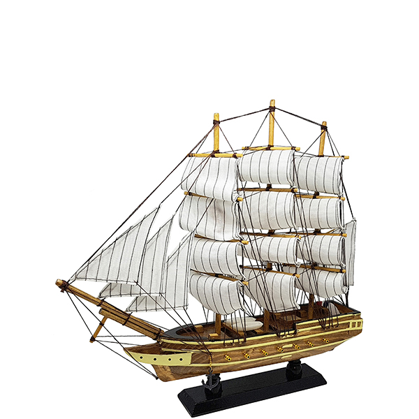 אוניית מפרש לבן פסים עבודת יד מעץ עם פסים צהובים 40x35 ס"מ