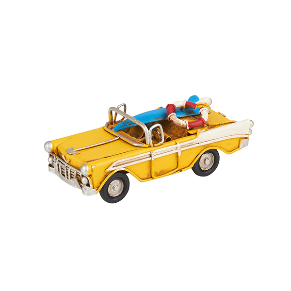 מכונית רטרו צהובה עם גלשן