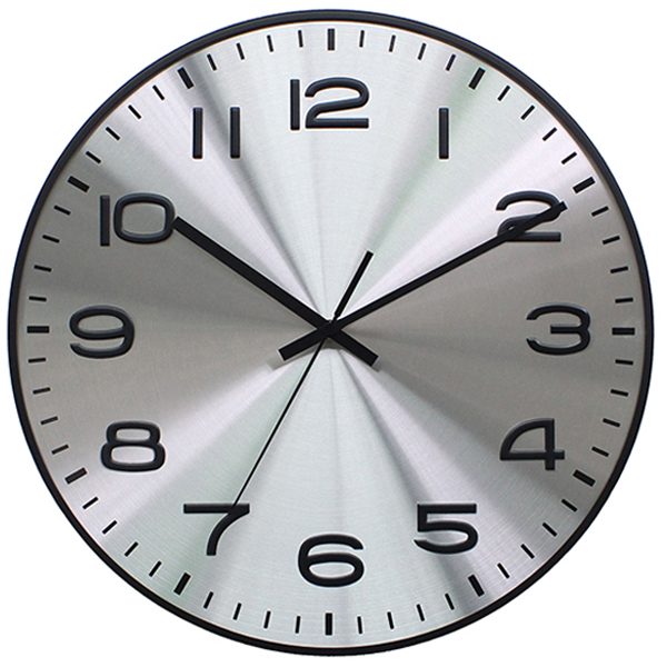שעון קיר כסוף עם ספרות שחורות מובלטות ומסגרת שחורה 40 ס"מ